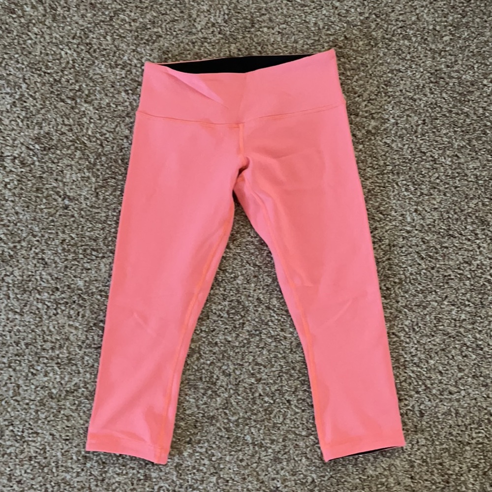 Lululemon Reversible Crop - Picture 6 of 6